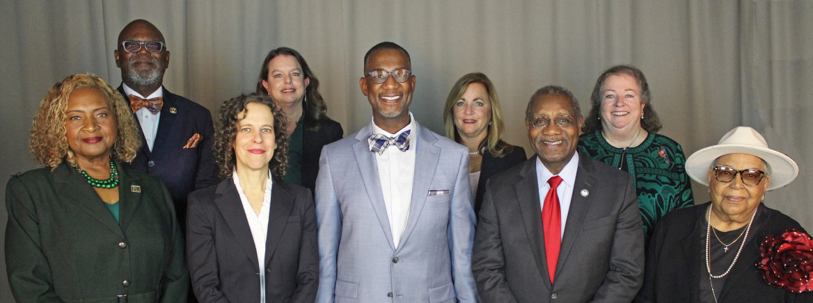 2024-2026 BOCC Group Photo A group shot of the 2024-2026 Mecklenburg Board of County Commissioners.
Front row (L to R): Yvette Townsend-Ingram, Leigh Altman, Mark Jerrell, Arthur Griffin and Vilma Leake
Back row (L to R): George Dunlap, Susan Rodriguez-McDowell, Laura Meier and Elaine Powell